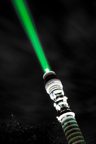 Illustration for article titled Someone Put a Giant 581-Foot Lightsaber In the Middle of London